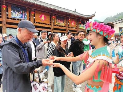 以山水相迎 以文化相待——长阳以土家文化赋能旅游实现从“流量”到“留量”的转化