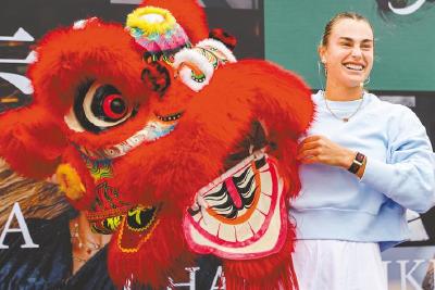 去年开挖掘机 今年炒鸡蛋饭  网坛一姐萨巴伦卡在汉“改行”