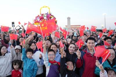五湖四海、大江南北，最爱的这抹中国红！
