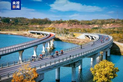 前三季度我国新改建农村公路7.5万公里