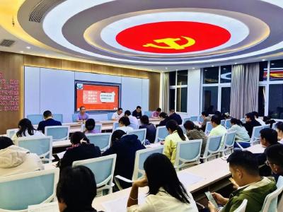 小池滨江高中群策群力共谋教研工作