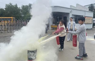 蕲春县第六实验小学东申校区举行消防演练