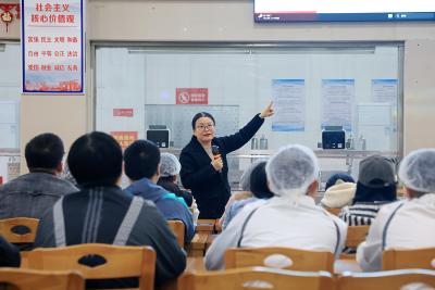 黄冈师范学院:食堂变课堂，博士讲授烹饪课