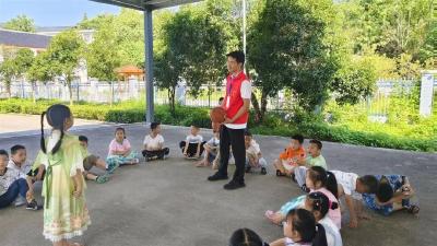 黄冈市推行留守儿童假期托管试点，托管率达77.12% —— 破解“看护难”，让留守儿童向阳生长