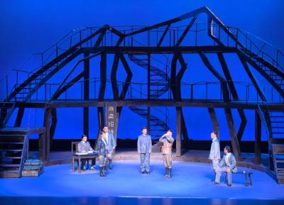 红色经典跨疆绽放《铸魂天山》乌鲁木齐首演燃动全场