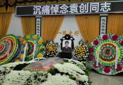 那个总说“群众的事情耽误不得”的警察，走了......