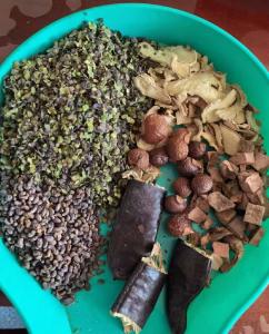 英山一乡镇卫生院自主研发纯中药配方洗发皂成功出炉