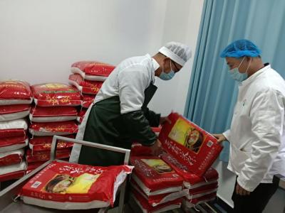 天没亮就扫码！看浠水实验中学库管员徐刚的一天