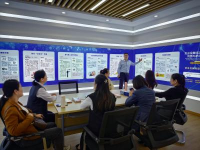 “橙”意行动  “卫”您守护  新华保险黄冈中支开展环卫工人节公益慰问活动