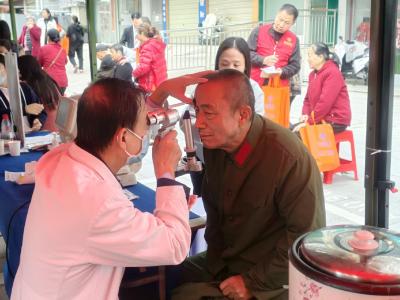 情暖光荣门 尊崇映初心                                              黄冈市启动2025年关爱退役军人志愿服务活动