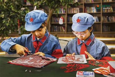 多地深化“馆校共建”创新思政课程，开辟红色教育“第二课堂”