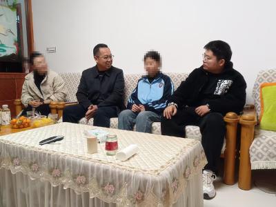 用爱托举学生成长路！英山县实验中学四级帮扶暖校园