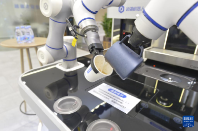 四中全会精神在基层丨记者手记：每周都在迭代！人形机器人为啥进步“神速”？