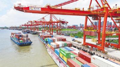 湖北快递一日上新专机专列  空中快线直连长三角 高铁快线直达大湾区