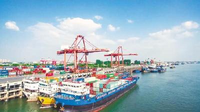 湖北港口集装箱铁水联运量稳居内河首位