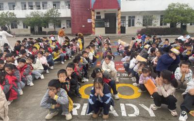蕲春县第六实验小学东申校区举行消防演练