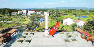 大别长红・英雄故里寻访记 | 湖北红安程河村：  “将军枫”下听亮剑回响