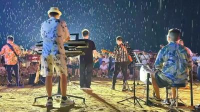 襄阳：“文旅夜秀场”点亮古城之夜