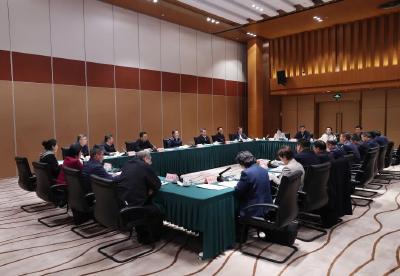 王忠林在武汉东湖高新区调研并主持召开“世界光谷”建设推进会