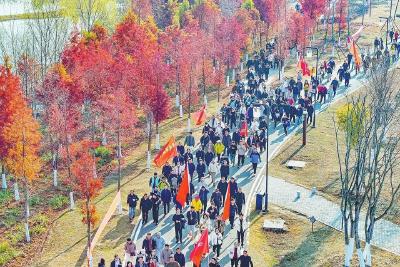 普及全民健身 缔造幸福生活  市区举行第十届迎春健步行活动 