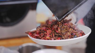 武汉“智慧大厨”在全球万家餐厅掌勺