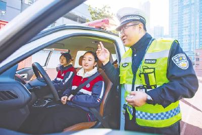 “交通安全实战课”进校园