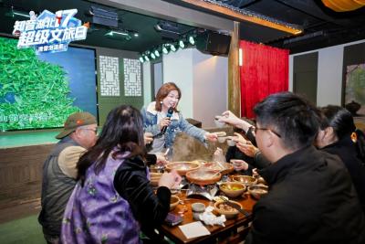 一馆融“三宝”撬动了什么？ ——英山版“老舍茶馆”点燃消费之火探秘