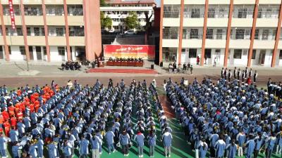 活力绽放校园 艺彩赞颂家国