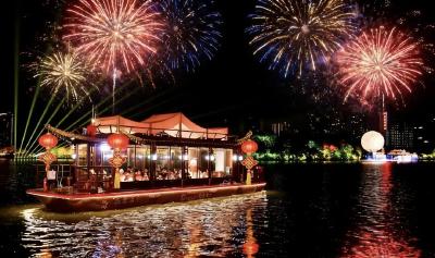 千灯映遗爱 诗韵满黄州——“千灯映湖”主题灯会璀璨贺新年