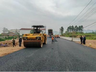 黄梅：织密乡村路网托起群众“幸福道”