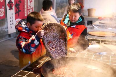 黄州这群娃的腊八“文旅餐”，暖了游子也火了东坡