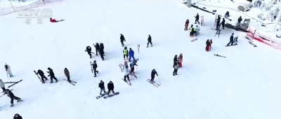 “滑雪+”激活复合式需求释放消费潜力 创新场景“错峰夜滑”“南国雪乡”圈粉留人
