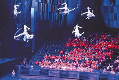 两千城市美容师受邀汉秀看剧