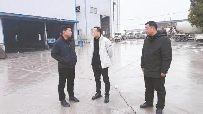 市生态环境局黄梅县分局深入小池中东市政公司督办整改