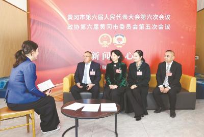 以“三城建设”推动主城崛起