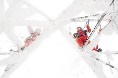 冰雪寒凉 人心温暖