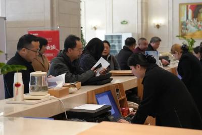 现场！政协委员报到，黄冈进入“两会”时间 