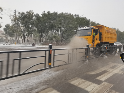 黄州交通公路部门清雪除冰保公路安畅