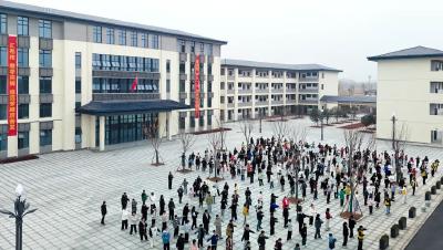 黄梅：汤用彤学校建成投用 城南优质教育聚集区加速成型