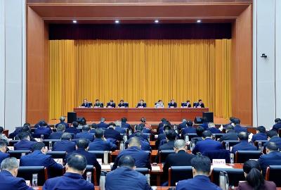 市委经济工作会议召开 