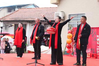 黄州陈策楼“村晚”真燃！千名乡亲共赴烟火盛宴