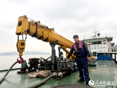 大江奔涌楚天阔 荆楚大地绿意浓