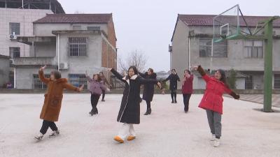 这五年，她靠什么带着留守姐妹做“副业”？