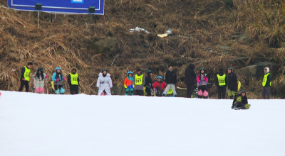 罗田冬季旅游新体验：“冰火两重天”