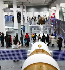 欣喜！在家门口看航天展
