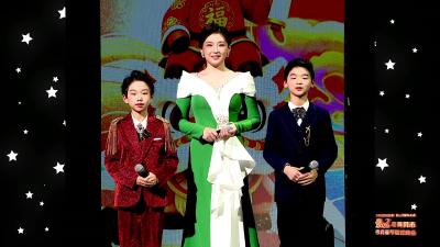 中国舞《戏荷》