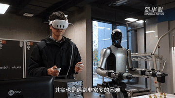 教机器人学做“人”的机器人训练师