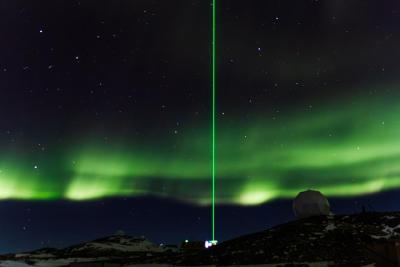 中国科学家在南极“追光”