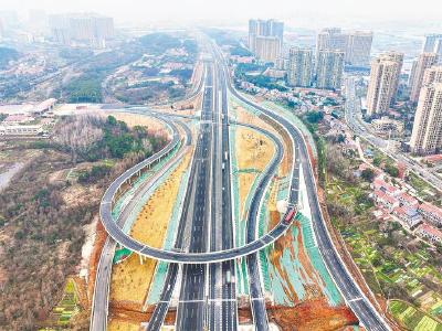 京港澳高速湖北北段“四改八”建成通车