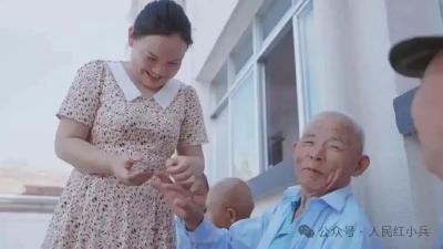 今天，人民日报二版头条写了黄冈